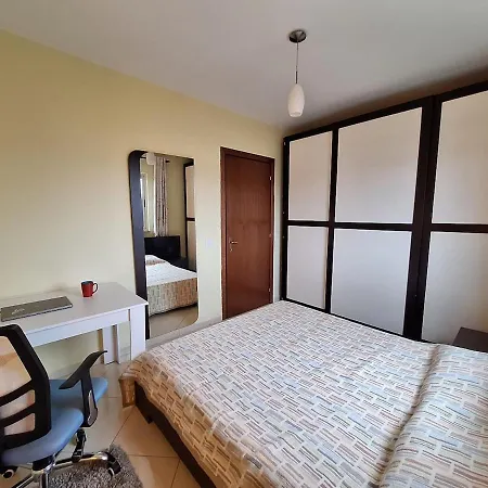 Stylish 1-bedroom Lägenhet Tirana